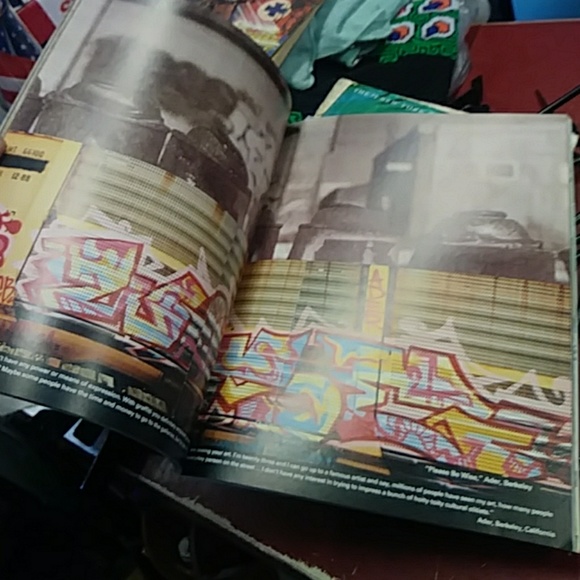 COPY - GRAFFITO BY MICHAEL WALSH A DOCUMENTARY OF GRAFFIT - Picture 3 of 8